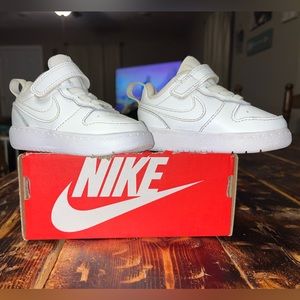Nike Court Borough Low 2 Size 4c